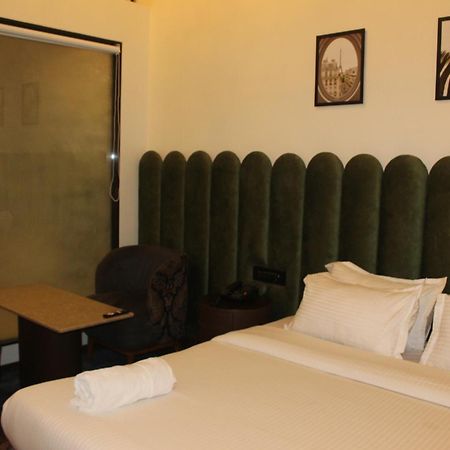 Gulf Hotel Mumbai- The Boutique Hotel Colaba מומביי מראה חיצוני תמונה