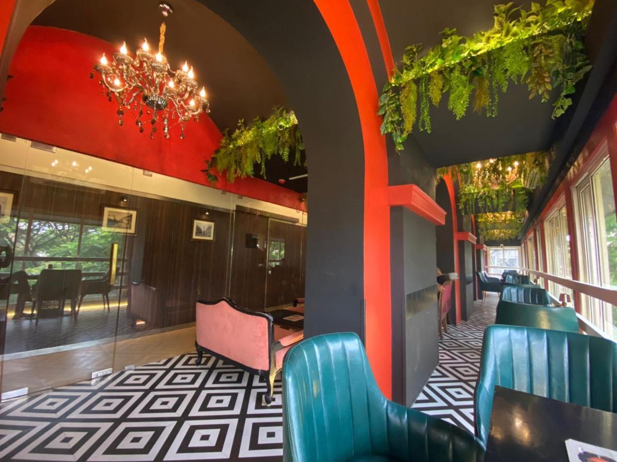 Gulf Hotel Mumbai- The Boutique Hotel Colaba מומביי מראה חיצוני תמונה