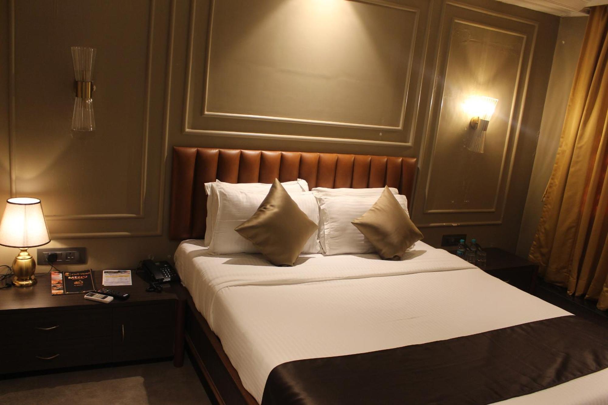 Gulf Hotel Mumbai- The Boutique Hotel Colaba מומביי מראה חיצוני תמונה