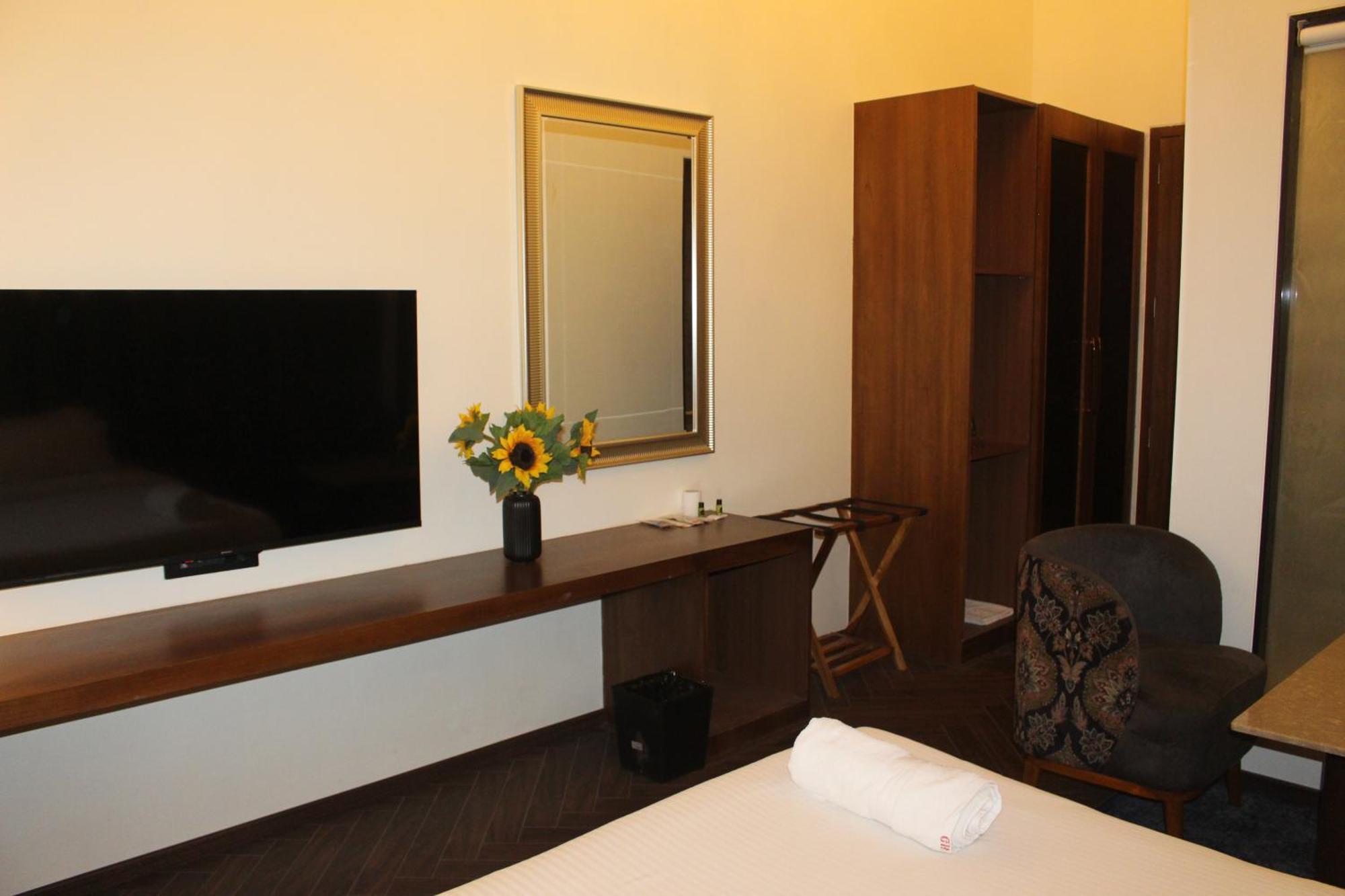 Gulf Hotel Mumbai- The Boutique Hotel Colaba מומביי מראה חיצוני תמונה