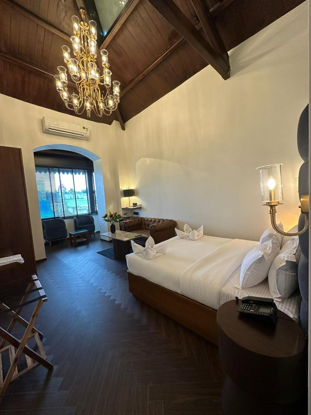 Gulf Hotel Mumbai- The Boutique Hotel Colaba מומביי מראה חיצוני תמונה